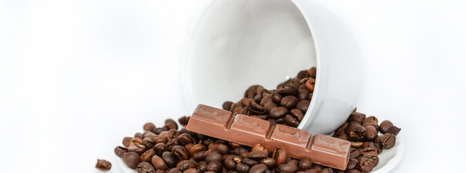 Kaffeetasse mit Schokolade.